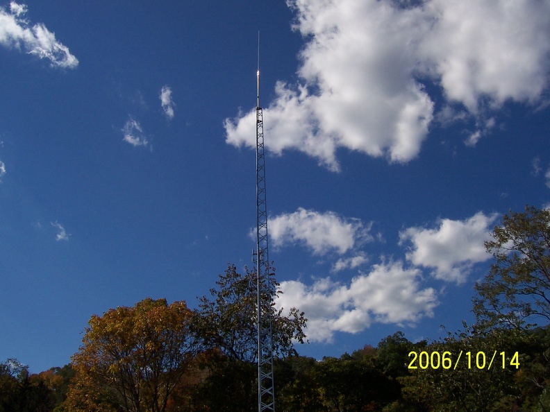 900mhz and 100ft tall